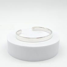 Load image into Gallery viewer, Engravable Solid Bangle 7mm