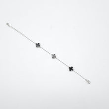 Load image into Gallery viewer, Three Small Agate Clover Bracelet