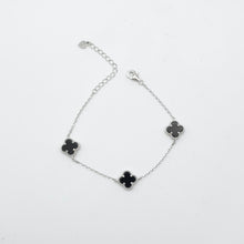 Load image into Gallery viewer, Three Small Agate Clover Bracelet