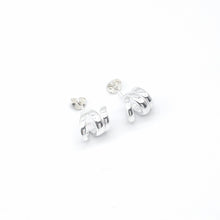 Load image into Gallery viewer, Twirling Hoop Earrings 10mm