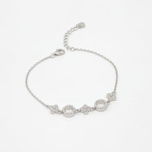 Load image into Gallery viewer, Flower Circle Bracelet