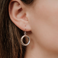 Load image into Gallery viewer, Elegant O Earrings 4mm x 20mm
