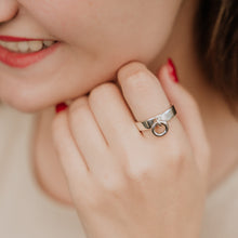 Load image into Gallery viewer, Circle Charm Ring
