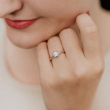 Load image into Gallery viewer, Solitaire Ring with one round cubic zirconia