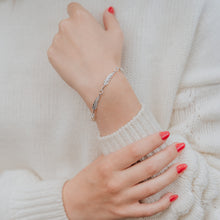 Load image into Gallery viewer, Angelic Feathers Bracelet