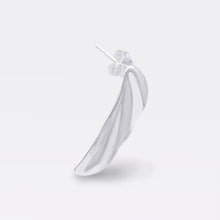 Load image into Gallery viewer, Wing Earrings 25mm