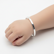 Load image into Gallery viewer, Sterling Silver Engravable Baby Bangle 3mm
