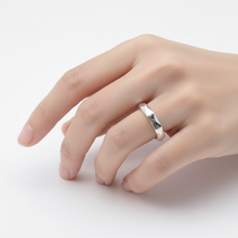 Load image into Gallery viewer, Open faceted Ring 3.5mm
