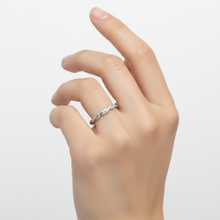 Load image into Gallery viewer, Twisted Silver and Cubic Zirconia Ring 3mm
