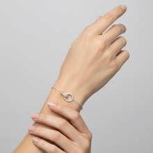 Load image into Gallery viewer, Cubic Zirconia Circle Link Bracelet
