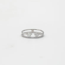 Load image into Gallery viewer, Mother of Pearl Floral Ring
