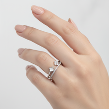 Load image into Gallery viewer, Sterling Silver Mother of Pearl Floral Ring
